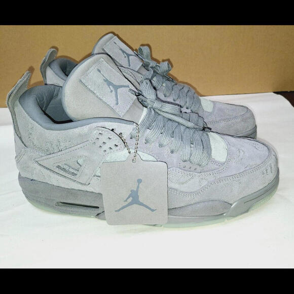 Rare Jordan 4 Retro x KAWS Cool Grey 2017 Size 11 Glow Kicks Sneakers - Picture 4 of 10